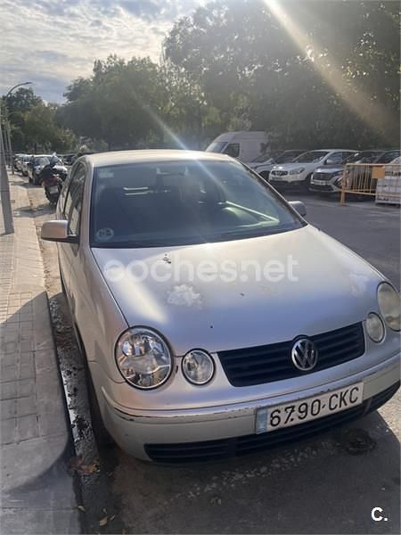 Gris / plata Usado 2003 VW Polo Highline Berlina | 1500 € (Buen precio) - Imagen 1/4