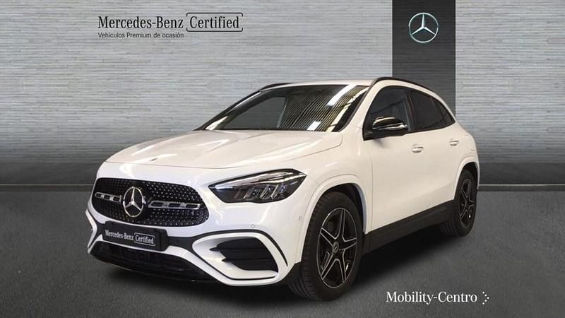 Digital white metallic paint Nuevo 2024 Mercedes GLA200 AMG line SUV | 43.900 € (Super precio) - Imagen 1/4