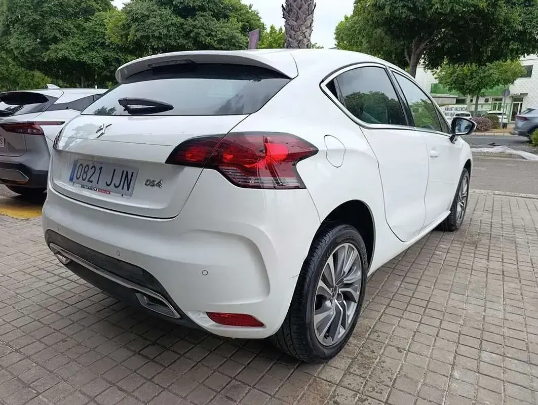 Usado DS Automobiles DS4 131 CV (96 kW) 2015 Blanco Utilitario