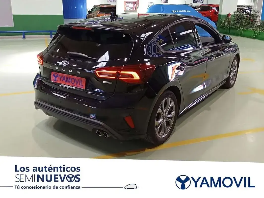 Usado Ford Focus ST-Line 125 CV (91 kW) 2023 Negro Utilitario