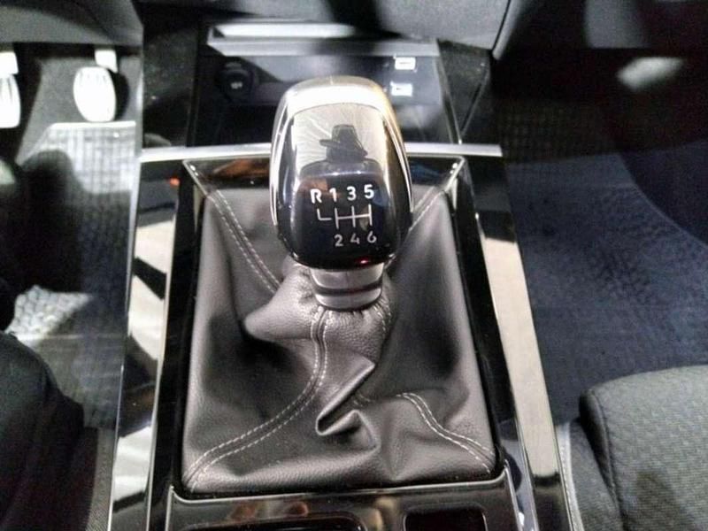 Usado Opel Astra Edition 131 CV (96 kW) 2023 Azul Utilitario