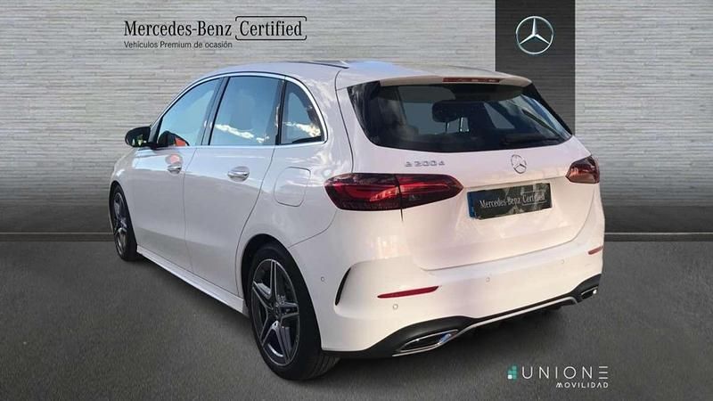 Usado Mercedes B200 150 CV (110 kW) 2024 Monovolumen