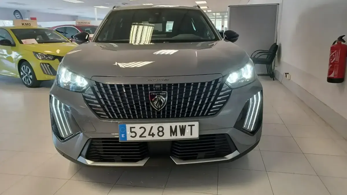 Usado Peugeot 2008 Allure 136 CV (100 kW) 2024 Otro SUV