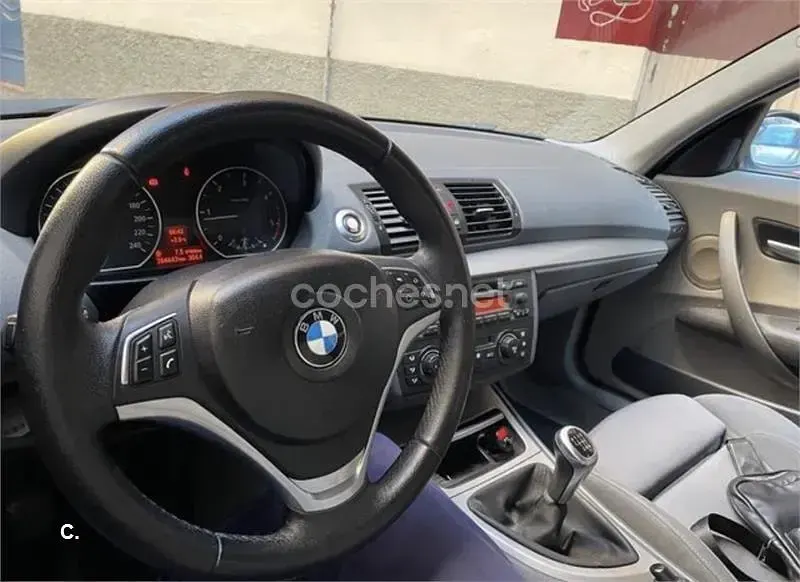 Usado BMW 118 122 CV (89 kW) 2005 Gris / plata Utilitario
