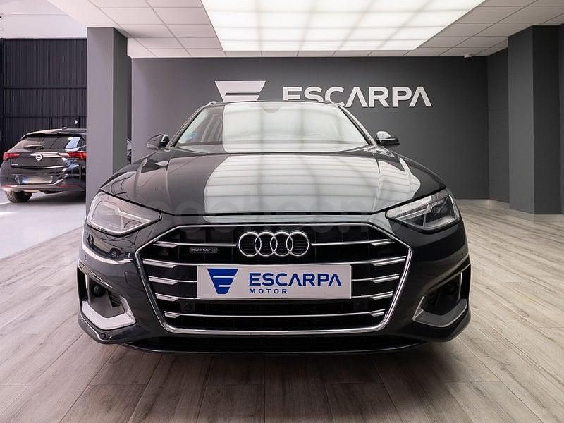 Usado Audi A4 Advanced Plus 190 CV (139 kW) 2019 Gris / plata Familiar