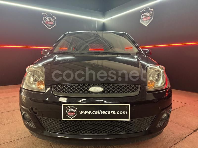 Usado Ford Fiesta 80 CV (58 kW) 2006 Negro Utilitario