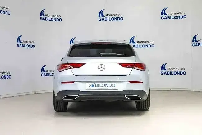 Usado Mercedes CLA180 116 CV (85 kW) 2021 Gris Coupe