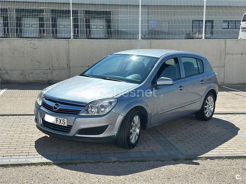 Usado Opel Astra Sport 115 CV (84 kW) 2007 Gris / plata Berlina