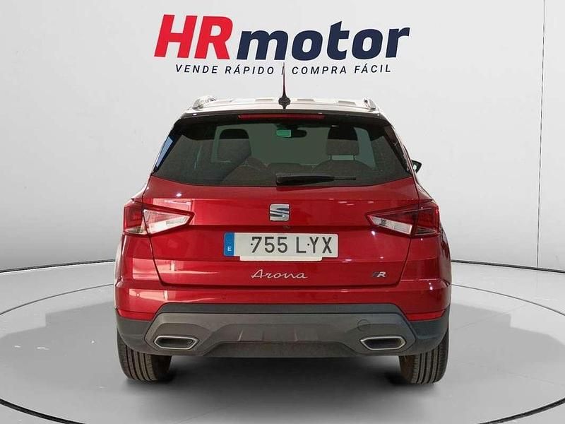 Usado Seat Arona FR 111 CV (81 kW) 2022 Rojo SUV