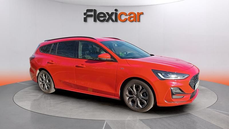 Usado Ford Focus ST-Line 120 CV (88 kW) 2022 Burdeos Utilitario