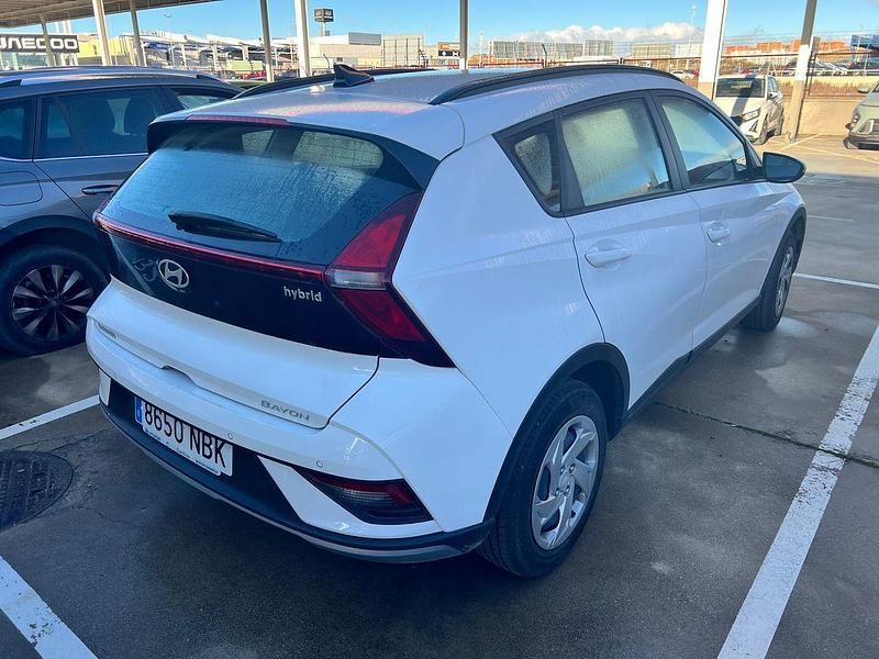 Usado Hyundai Bayon 100 CV (73 kW) 2025 Blanco SUV