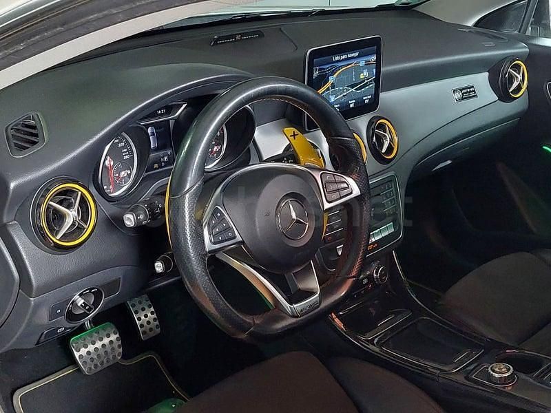 Usado Mercedes CLA200 Shooting Brake 136 CV (100 kW) 2017 Blanco Familiar