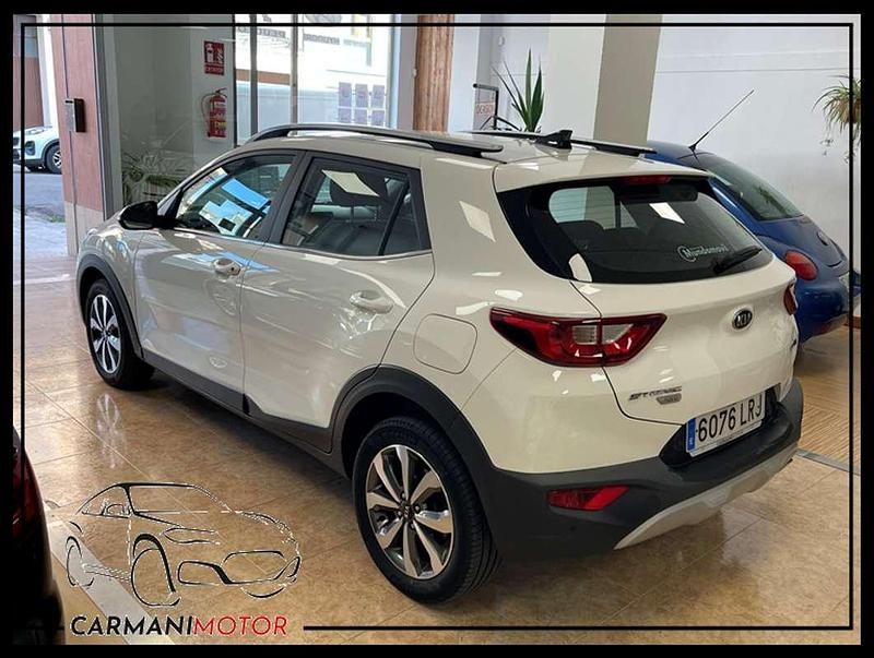 Usado Kia Stonic 120 CV (88 kW) 2021 Blanco SUV