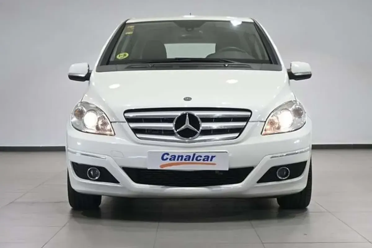 Usado Mercedes B200 140 CV (102 kW) 2010 Blanco Monovolumen