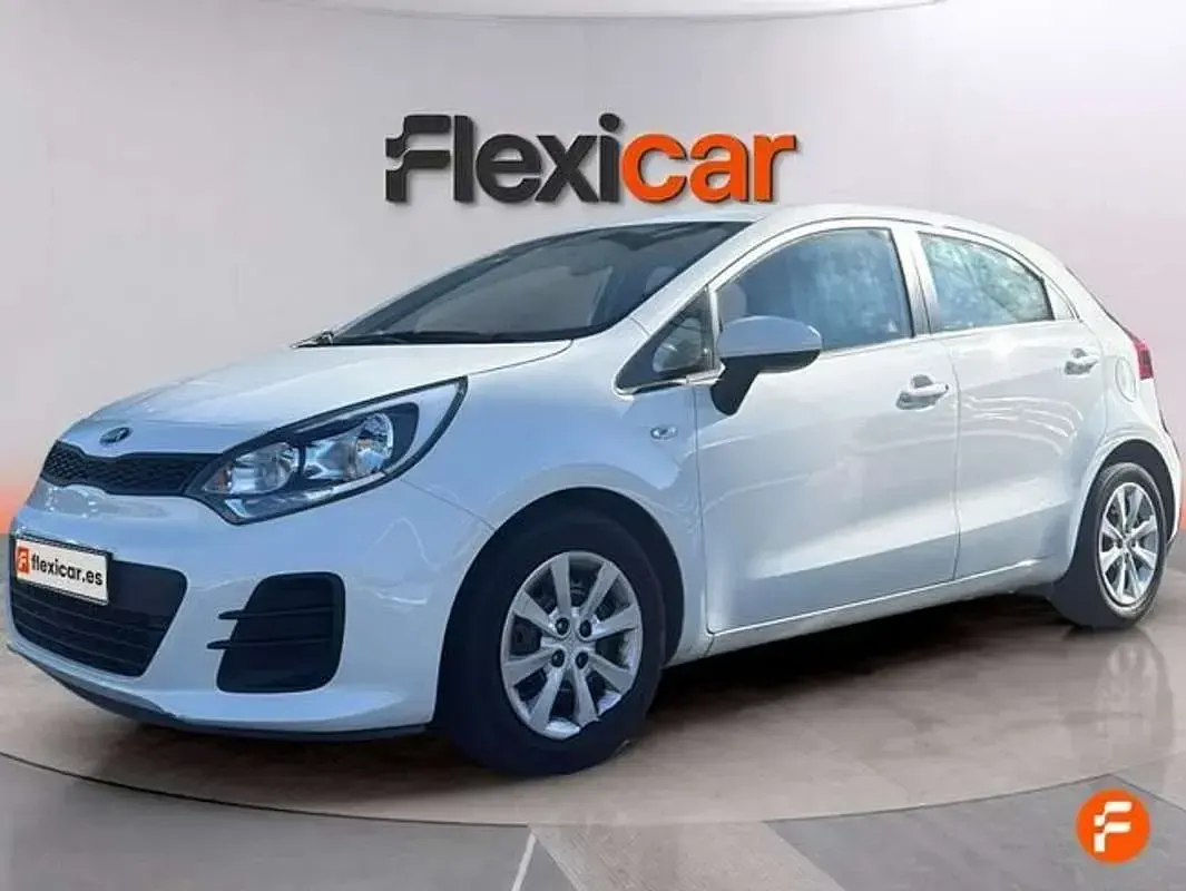 Usado Kia Rio 84 CV (61 kW) 2016 Blanco Utilitario