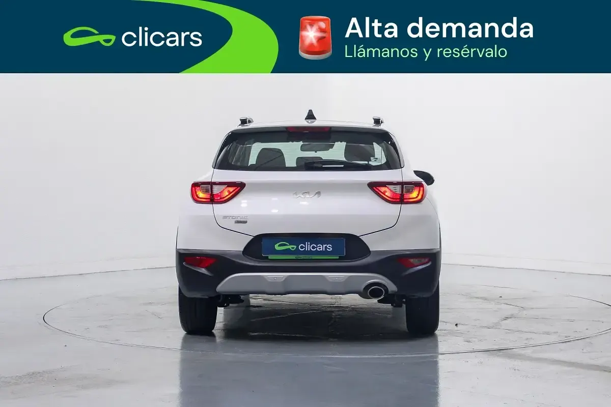 Usado Kia Stonic 101 CV (74 kW) 2025 Blanco SUV