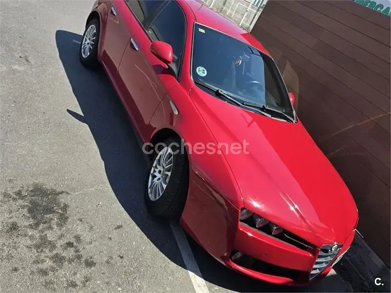 Usado Alfa Romeo 159 136 CV (100 kW) 2011 Rojo Berlina