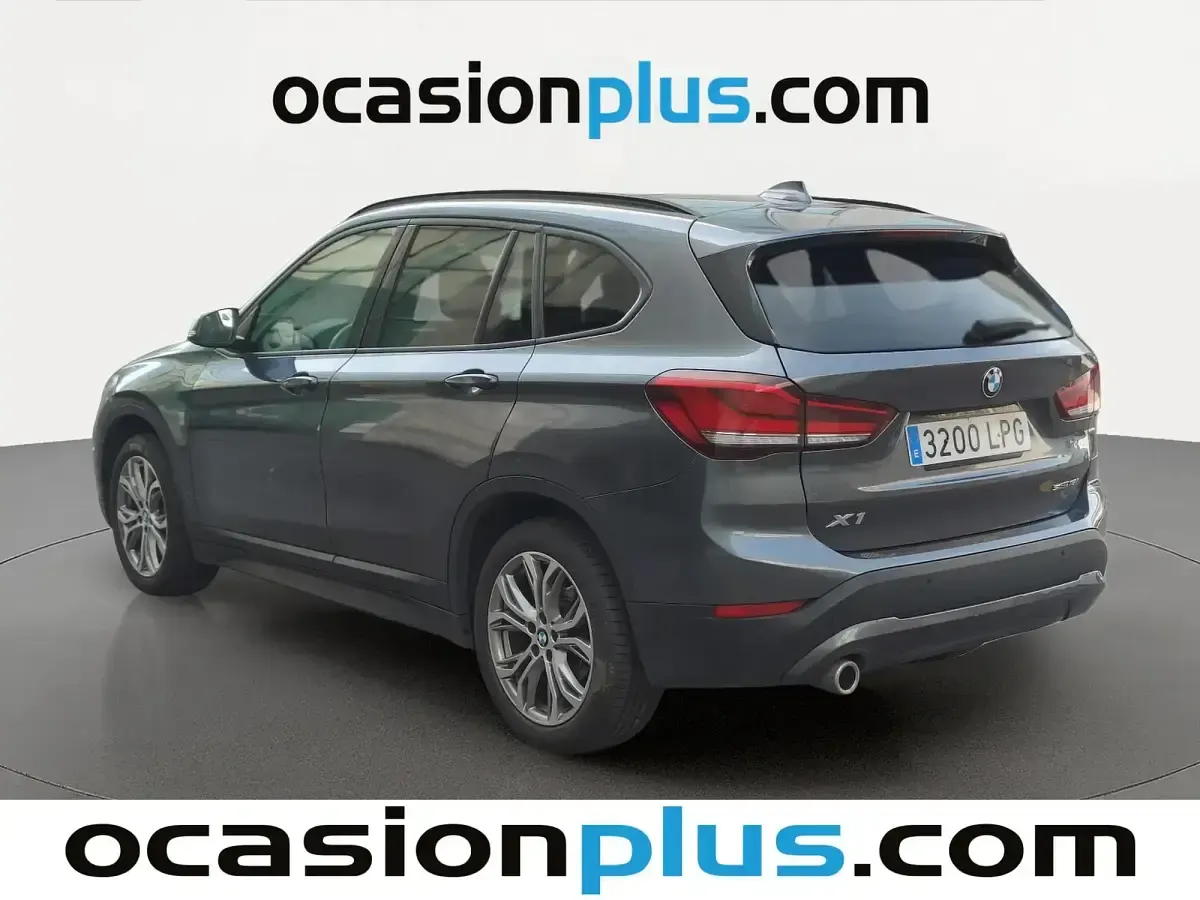 Usado BMW X1 140 CV (102 kW) 2021 Gris SUV