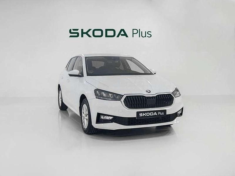 Usado Skoda Fabia Selection 80 CV (58 kW) 2024 Blanco Utilitario