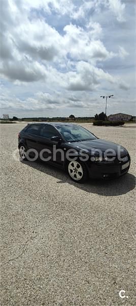 Negro Usado 2010 Audi A3 Ambition Berlina | 5500 € (Buen precio) - Imagen 1/4