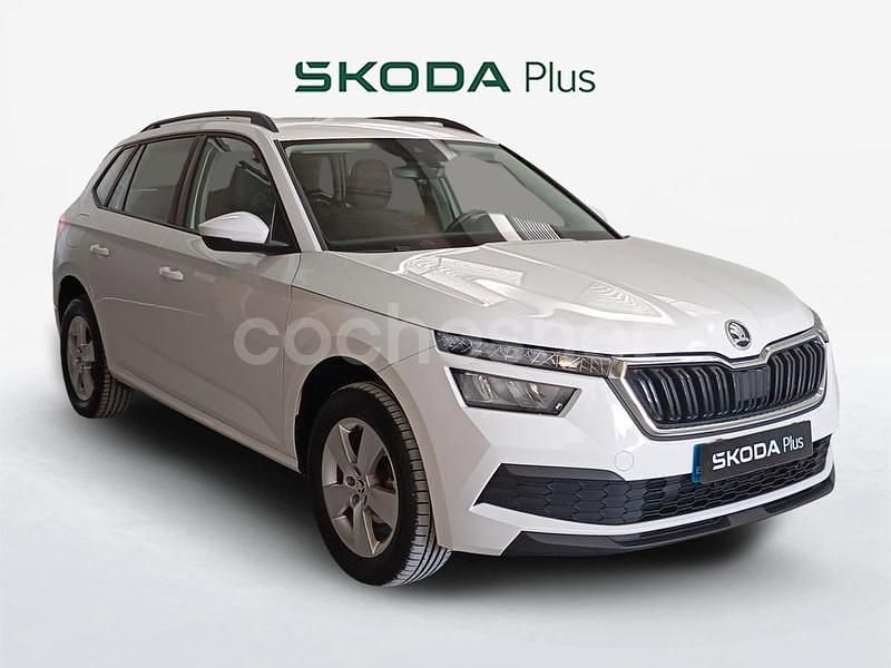 Usado Skoda Kamiq Active 95 CV (69 kW) 2022 Blanco SUV