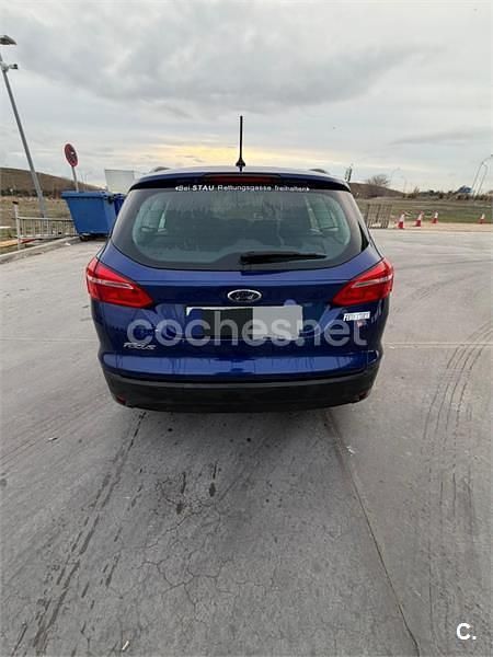 Usado Ford Focus Business Edition 120 CV (88 kW) 2017 Azul Familiar