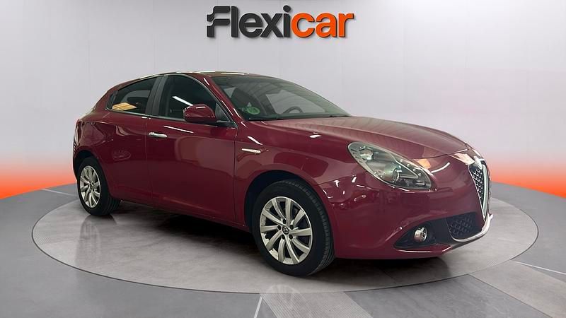 Usado Alfa Romeo Giulietta 120 CV (88 kW) 2017 Rojo Utilitario