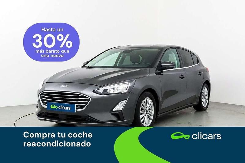 Usado Ford Focus Titanium 120 CV (88 kW) 2020 Gris Utilitario