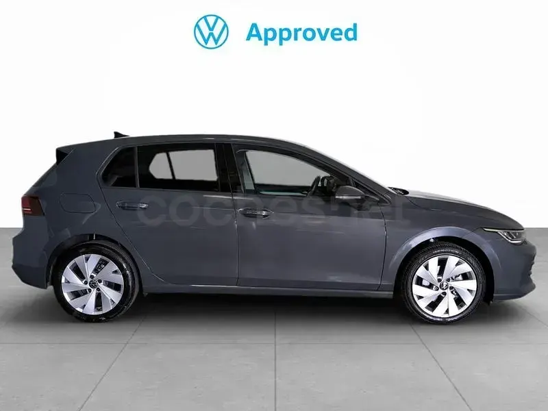 Usado VW Golf VIII 115 CV (84 kW) 2025 Gris / plata Berlina