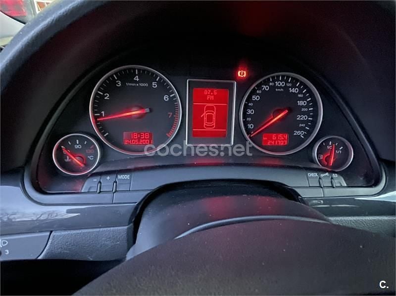 Gris / plata Usado 2002 Audi A4 Berlina | 3600 € (Precio justo) - Imagen 1/4