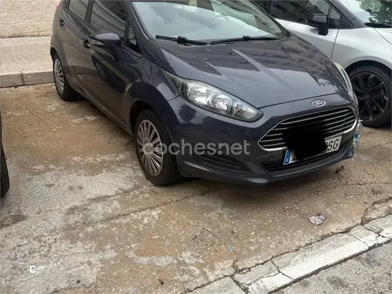 Usado Ford Fiesta Trend 82 CV (60 kW) 2013 Negro Berlina