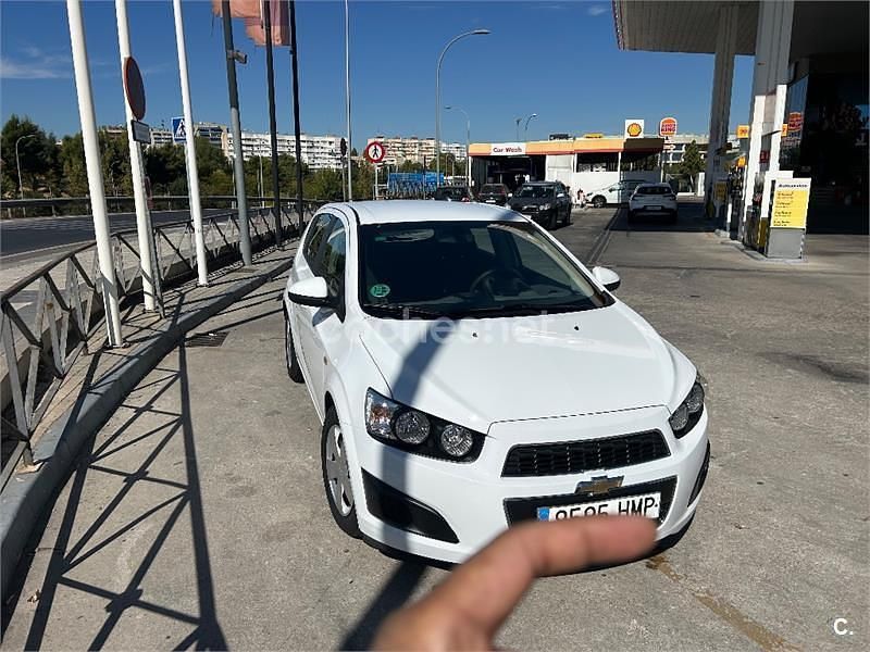 Usado Chevrolet Aveo LT 86 CV (63 kW) 2012 Blanco Berlina