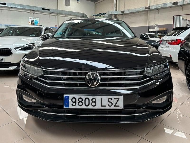Usado VW Passat Executive 122 CV (89 kW) 2021 Negro Familiar