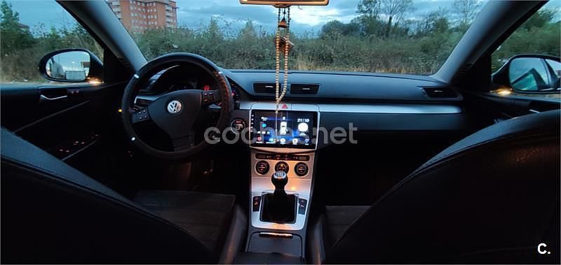 Negro Usado 2007 VW Passat Trendline Berlina | 5500 € (Precio justo) - Imagen 1/4