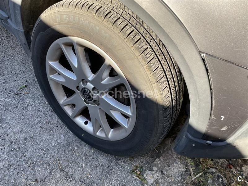 Usado Volvo XC90 Momentum 163 CV (119 kW) 2005 Marrón SUV