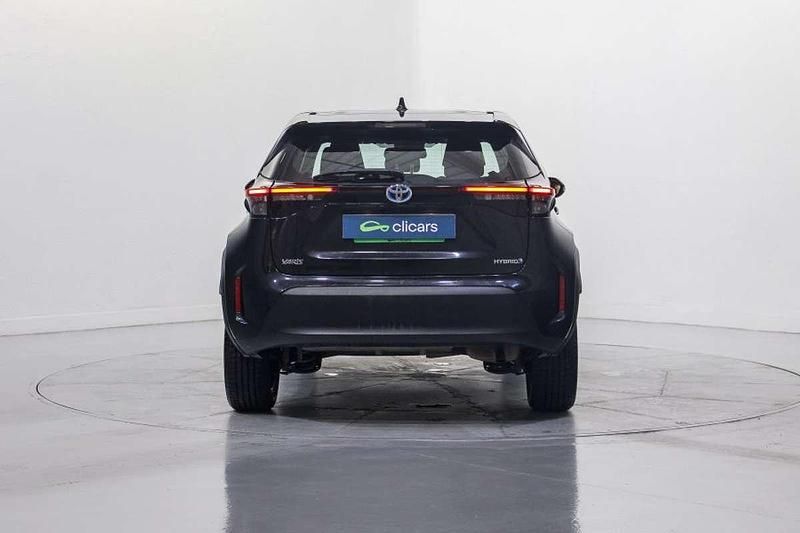 Usado Toyota Yaris Cross Style 91 CV (66 kW) 2022 Negro SUV