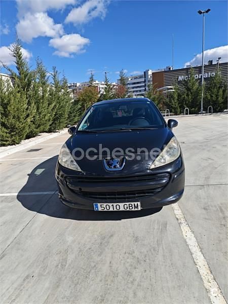 Usado Peugeot 207 75 CV (55 kW) 2008 Negro Berlina