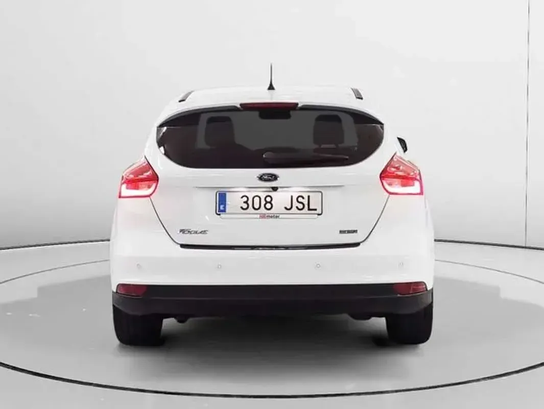 Usado Ford Focus Titanium 125 CV (91 kW) 2016 Blanco Utilitario