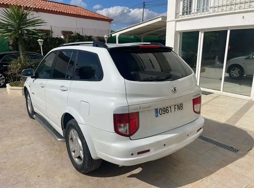 Usado SsangYong Kyron 140 CV (102 kW) 2007 Blanco SUV