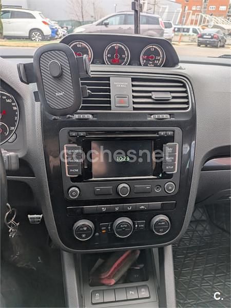 Begagnad VW Scirocco R-line 184 HK (135 kW) 2015 Vit Sportkupé