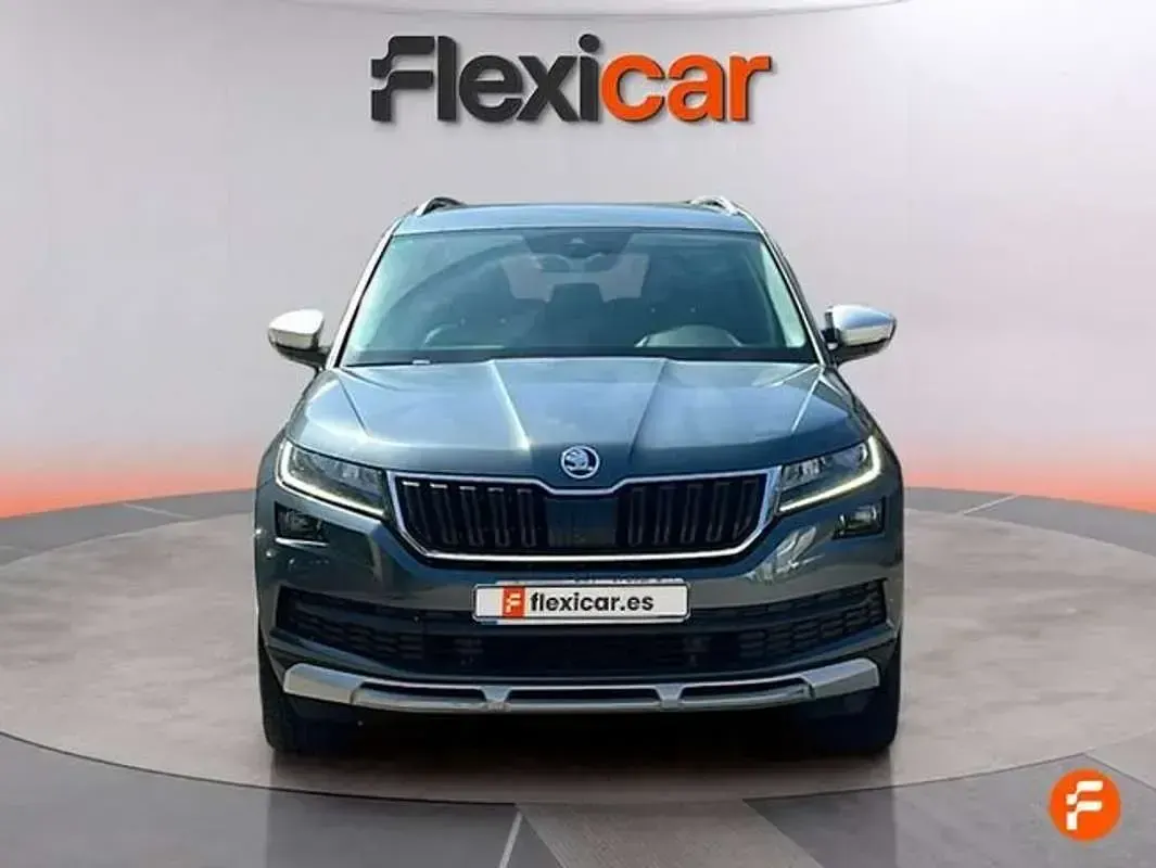 Usado Skoda Kodiaq 190 CV (139 kW) 2019 Gris SUV