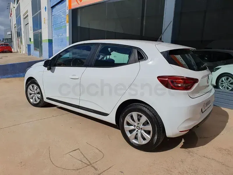 Begagnad Renault Clio V Intens 85 HK (62 kW) 2021 Vit Sedan