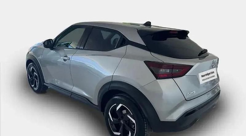 Usado Nissan Juke N-Connecta 114 CV (83 kW) 2024 Diamond silver (metalizado) SUV