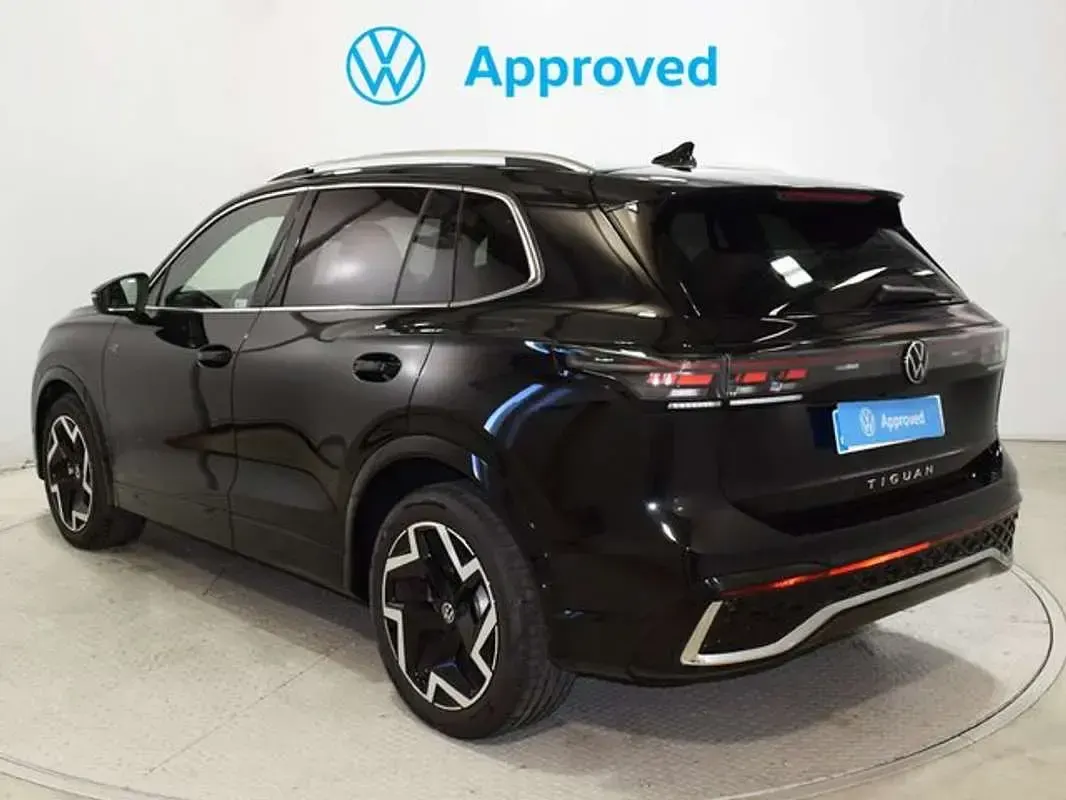 Usado VW Tiguan R-line 150 CV (110 kW) 2025 Negro SUV