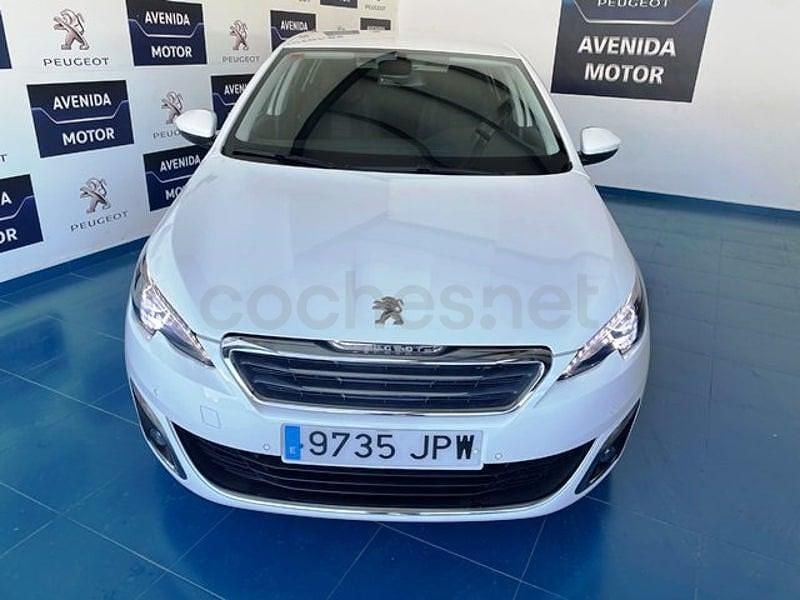 Usado Peugeot 308 Allure 130 CV (95 kW) 2016 Blanco Berlina