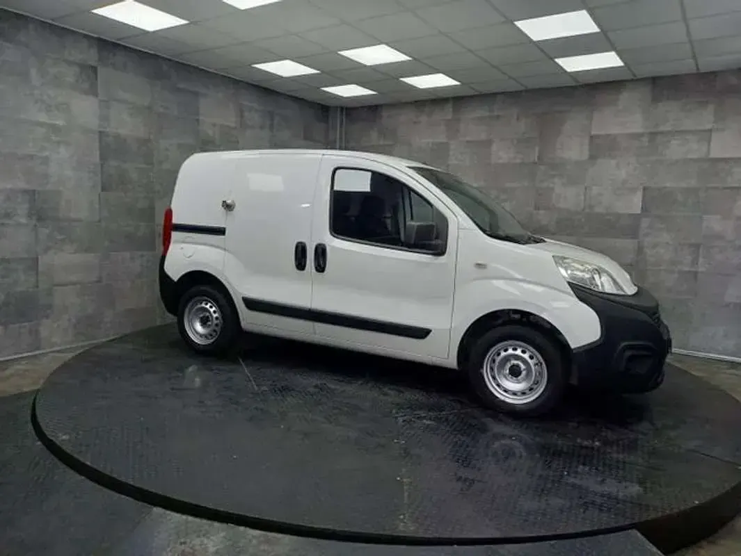 Usado Fiat Fiorino 80 CV (58 kW) 2019 Blanco Monovolumen
