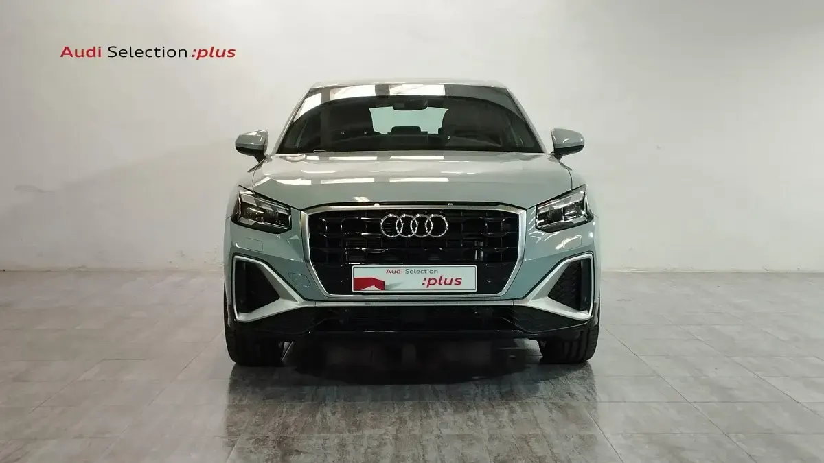 Usado Audi Q2 S-Line 150 CV (110 kW) 2025 Gris SUV