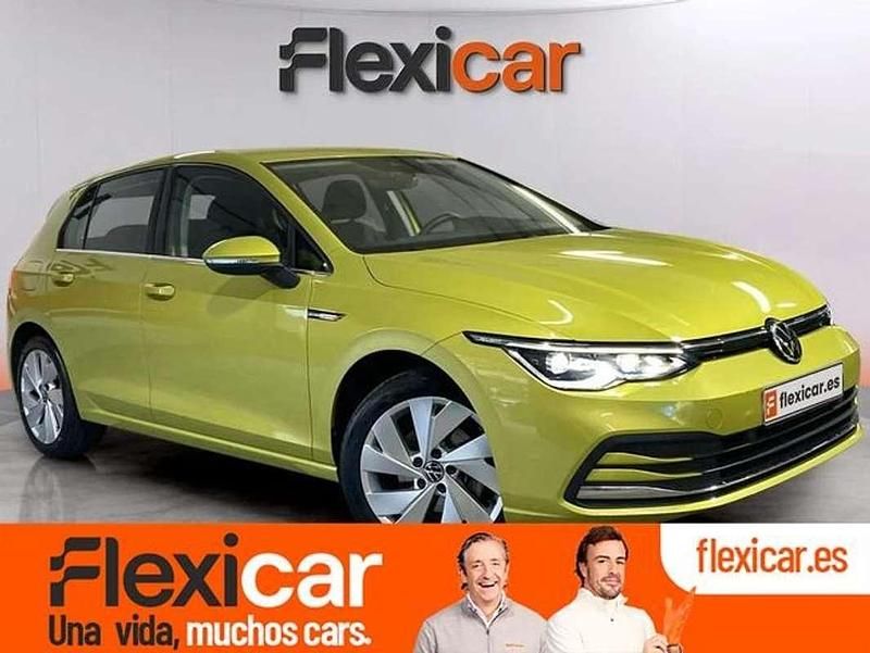 Amarillo Usado 2021 VW Golf VIII Life Berlina | 23.190 € (Precio justo) - Imagen 1/4