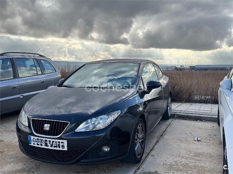 Usado Seat Ibiza SC Style 85 CV (62 kW) 2010 Negro Utilitario