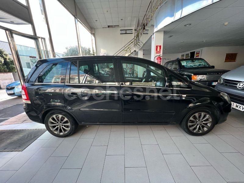 Negro Usado 2011 Opel Zafira Family Monovolumen | 5800 € (Precio justo) - Imagen 1/4